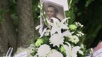 Relatives of Dutch POWs visit former Nagasaki prison site to honor their memory