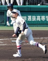 近畿王者・東洋大姫路にアクシデントか　エース阪下漣が初回で降板、1回2失点 - スポニチ Sponichi Annex 野球