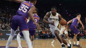 Suns Snap Losing Streak With Win Over Pelicans