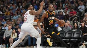 Suns Stun Cavaliers With Key Victory, Durant Dominates