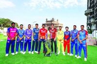 Teams eye the 300-mark as new IPL season begins