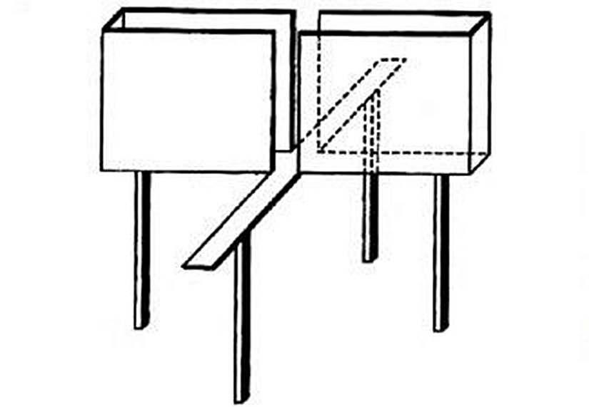 Yüksek kare labirent, farelerin yeni çevreleri keşfetmeye olan doğal eğilimi ile açıktaki alanlardan kaçınma eğilimi arasındaki çatışmayı ölçer. (2010 Nature Education)