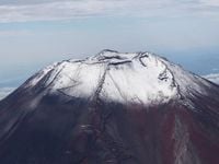 日本政府就富士山爆发降火山灰公布应对方案 - RTHK