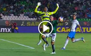 Cruz Azul's Kevin Mier Faces Pressure After Costly Mistake