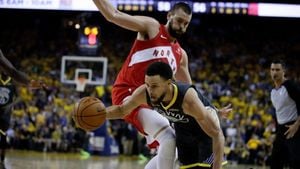 Toronto Raptors Snap Losing Streak With 106-103 Victory