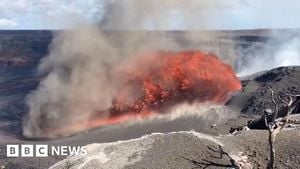 Kīlauea Volcano Erupts Again With Dramatic Lava Show