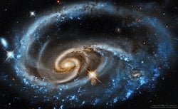 UGC 1810: Hubble’dan Çılgınca Etkileşen Galaksi