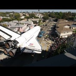 Los Angeles Sokaklarında Bir Uzay Mekiği