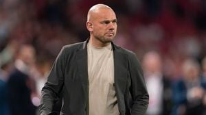 César Steps In As Sneijder Arrives Late For Inter Clash