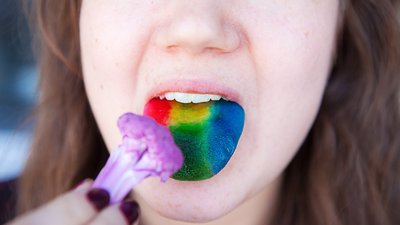 Ayna Dokunma Sinestezisi Nedir? Başka Birine Dokunulduğunda Size Dokunulmuş Gibi Hissetmeniz Mümkün mü?