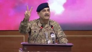 Pakistan Army Chief Issues Nuclear Threat In US Visit