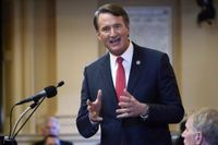 Virginia Gov. Youngkin calls potential redistricting from House Dems ‘a desperate grab’ - WTOP News