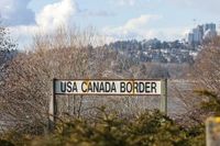 Canada updates U.S. travel advice, reminding Canadians that electronic devices can be searched