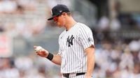 Yankees DFA LeMahieu after 'hard conversations'