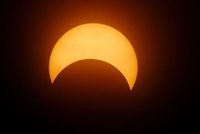 Eclipse solar: veja onde será visível o fenômeno que acontece neste sábado (29)