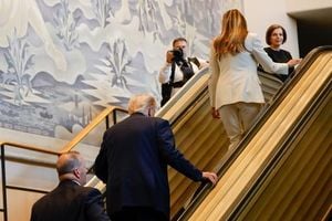 Newsom Mocks Trump After UN Escalator Mishap