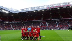 Manchester United Women's Team Eyes Title After Victory Over Leicester