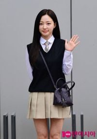 송하윤 '학폭' 폭로자, 법적공방 위해 입국…
