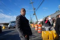 Newark Mayor Ras Baraka arrested at ICE detention facility in NJ