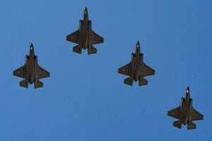 Saudi Arabia Seeks Major US Defense Pact Amid F 35 Talks