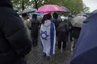 UK police given more time to question 4 suspects over deadly Manchester synagogue attack