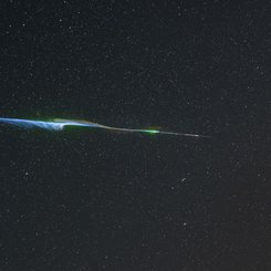 Bir Meteor Parçalanırken Parlayan Kimyasallar