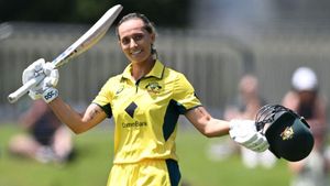 Australia Dominates Women's Ashes Test, Sutherland Shines