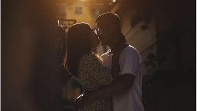 Öpüşmenin Kökeni, Büyük Maymunların Tımar Davranışından Geliyor Olabilir!