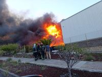 Incendio de una nave industrial en Güímar