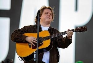 Lewis Capaldi Announces Triumphant UK Ireland Tour