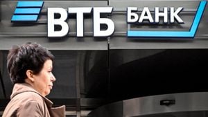 VTB Bank Faces Client Frustrations Over Blocked Accounts And Cashback Issues