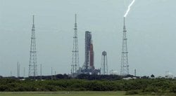 NASA'nın Artemis 1 ay görevi ve SLS megaroketinin ilk uçuşu için geri sayım başladı.