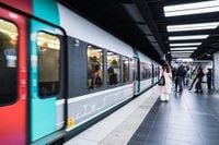 Paris : un individu interpellé après la violente agression d'une agente RATP enceinte