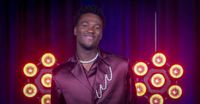 Deze outfit draagt Claude op het podium van het Eurovisie Songfestival