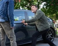 ‘Malcolm In The Middle’ Revival Gets Premiere Date, Key Art, Photos & Trailer Revealing Hal, Lois & Their Grown-Up Children, Including Dewey After Recast