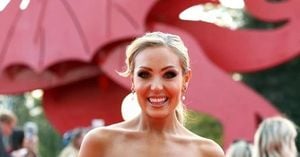 Strictly Star Amy Dowden Brings Inspiring Story To Oxfordshire