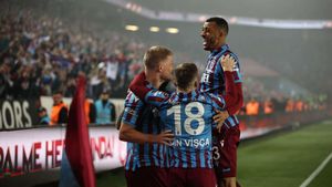 Trabzonspor Clinches Thrilling Europa League Qualification