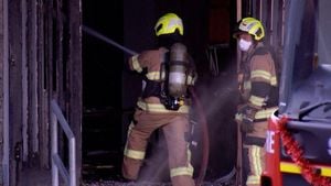 Masked Arsonists Attack Melbourne Synagogue