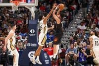 Booker scores 30 points and leads the Suns past the Pelicans, 115-108 :: WRALSportsFan.com
