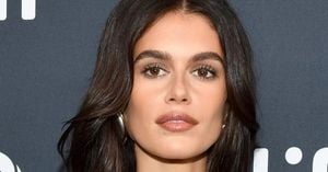 Kaia Gerber And Lewis Pullman Spark Romance In Cabo