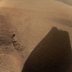  The Shadow of Ingenuity's Damaged Rotor Blade 