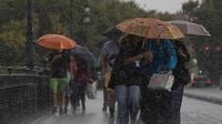 El tiempo para el Puente de Mayo, hoy en directo: última hora de la alerta amarilla de Aemet por lluvias