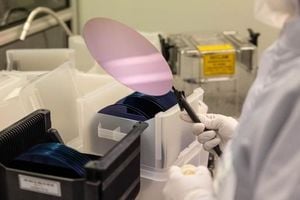 ASML CEO Says Chipmaker Unscathed Amid China Tensions