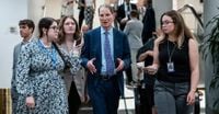 Wyden Presses JPMorgan Chief Dimon for Answers on Jeffrey Epstein