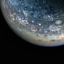 NASA’nın Juno Aracından Nefes Kesen İhtişam: Jüpiter’in Renkli Kaosu Çarpıcı Ayrıntılarla Görüntülendi.