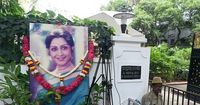 Actress Saroja Devi laid to rest with 
full state honours