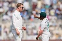 India takes control of 1st test vs. South Africa as 15 wickets fall on Day 2