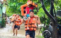 400,000 evacuated, 3 dead as fresh storm batters Philippines