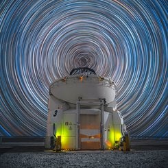 Gökyüzü Paranal'ın Üzerinde Dönüyor
