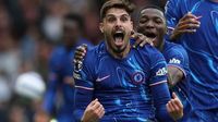Chelsea come from behind as late show stuns Fulham
